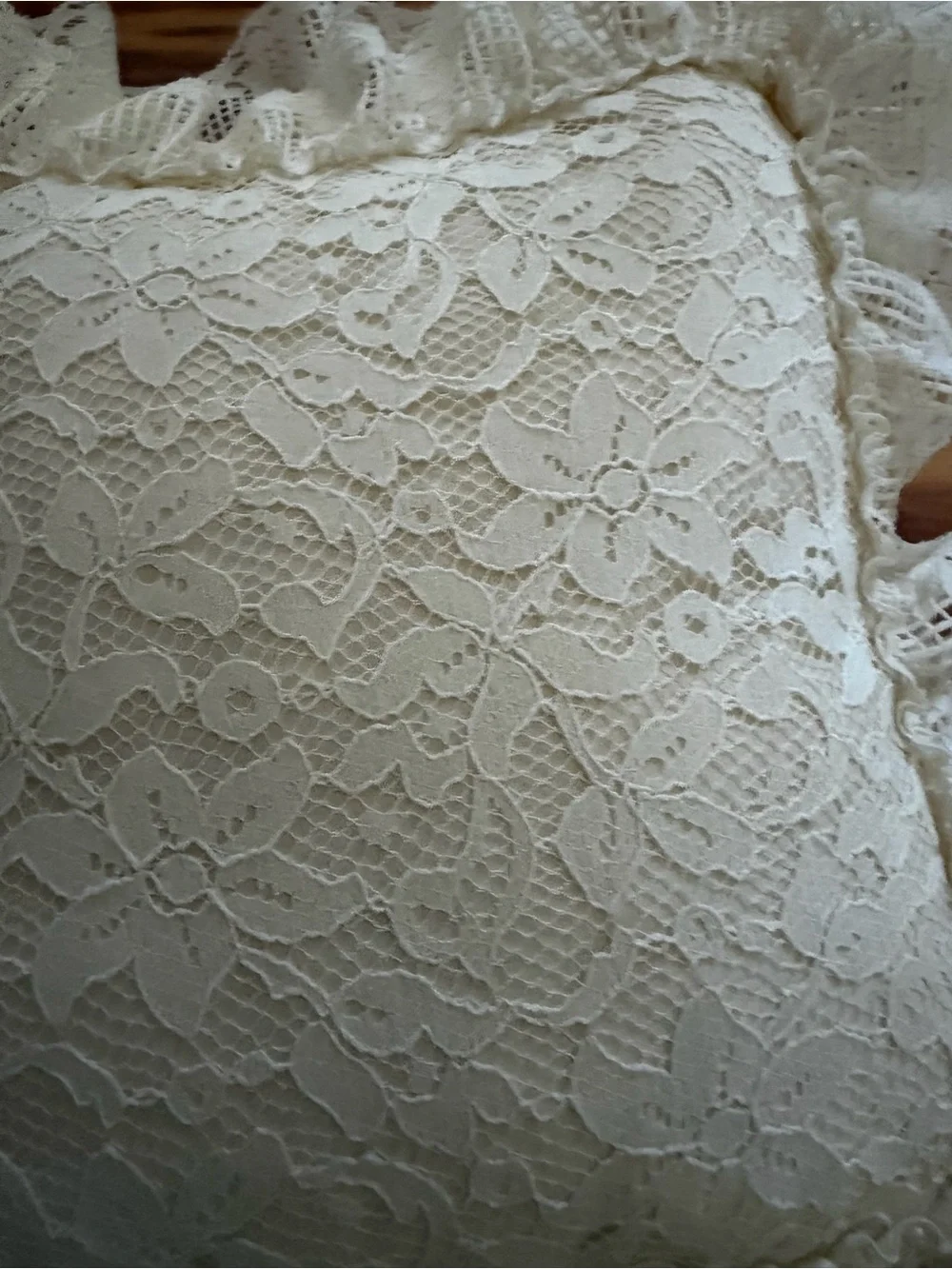 N/A elegant cream